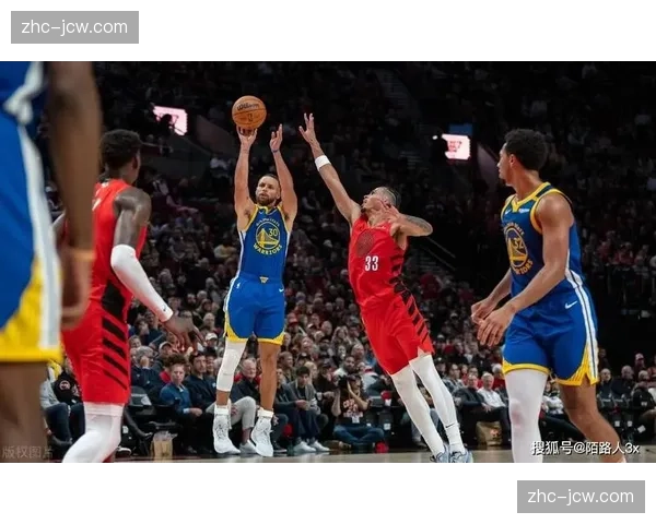 勇士大胜开拓者止住颓势 库里28分引领外线火力